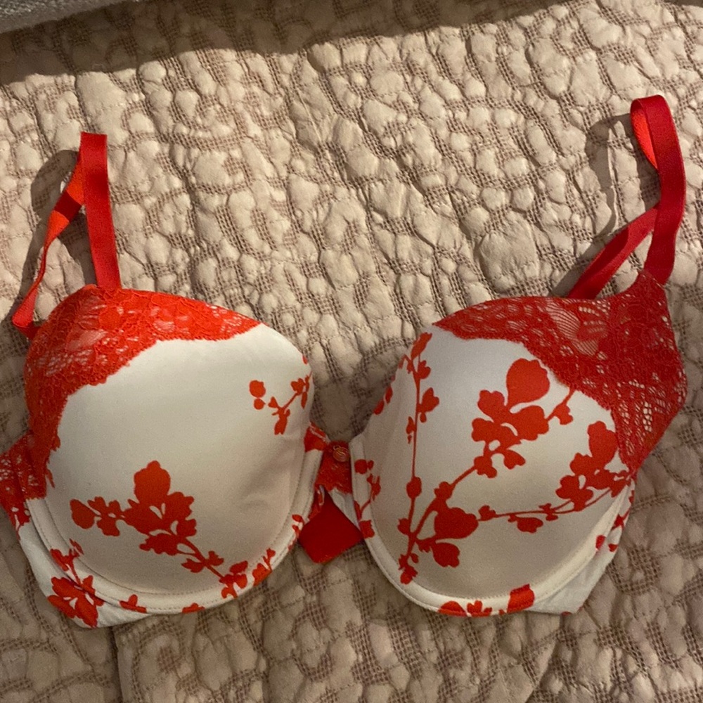 Victoria’s Secret lined Demi